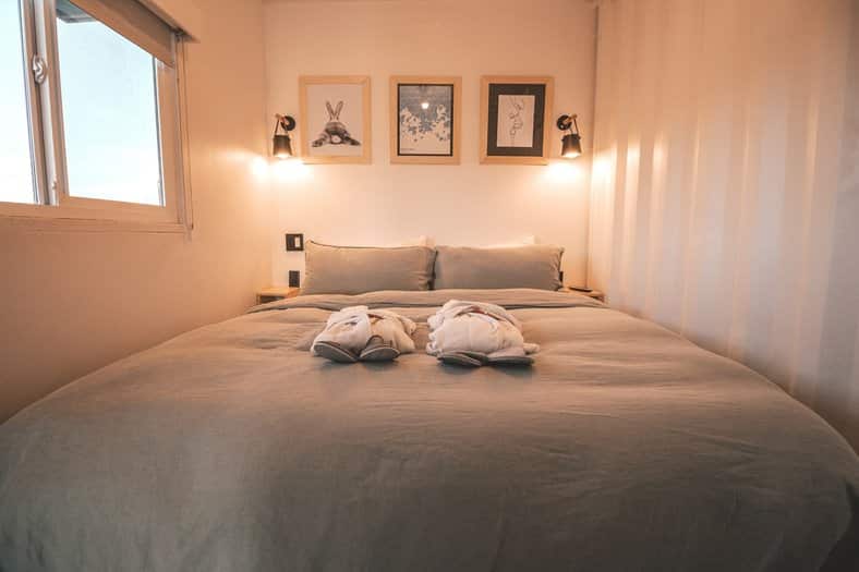 feng shui bedroom - Create symmetry in the bedroom