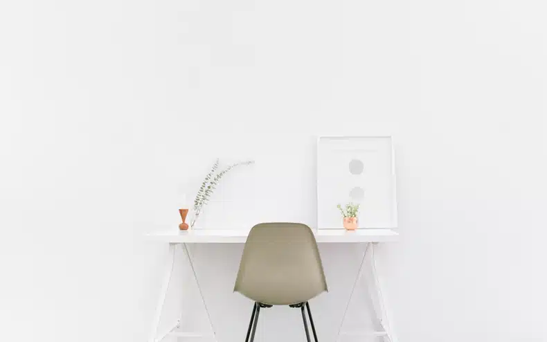 Choosing the right layout for your minimalist home office