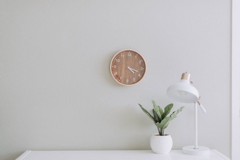 Getting the lighting right in your minimalist home office 
