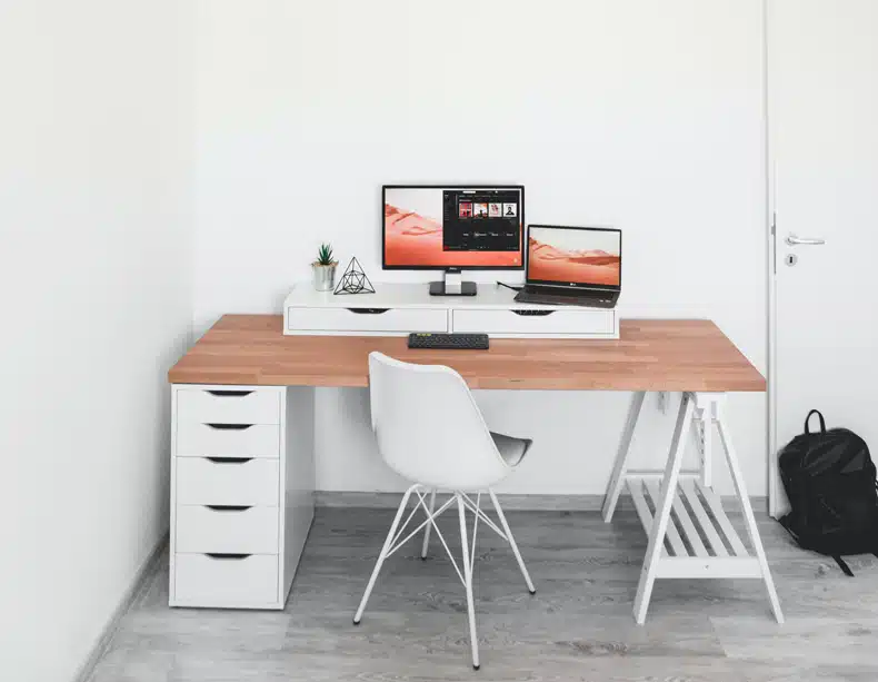 Choose the best minimalist office desk