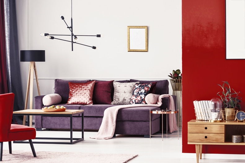best colors that go with red