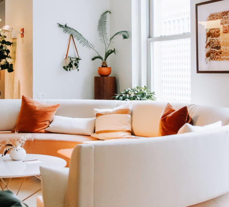 Harmonizing with Peach: 10 Color-Filled Home Ideas - Quiet Minimal