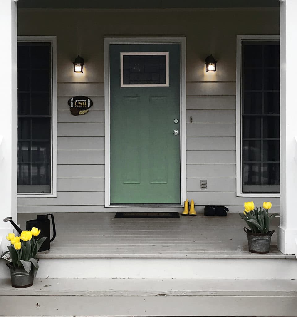 blue-and-white-monday-curb-appeal-house-paint-exterior-exterior