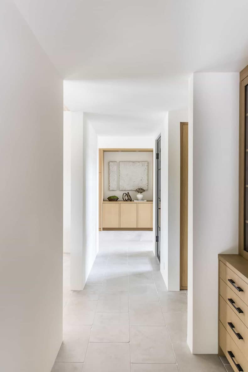 la Jolla project, a contemporary minimalist home lobby