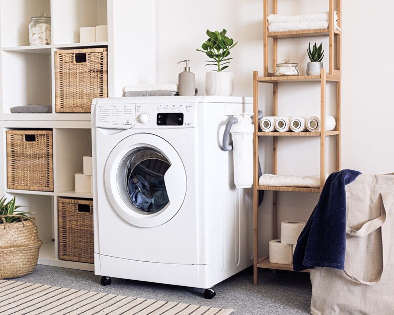 ideas for decorating small laundry room
