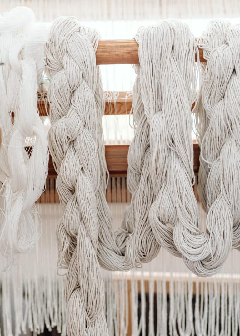 Dive into Macrame: The DIY Guide for Everyone! - Quiet Minimal