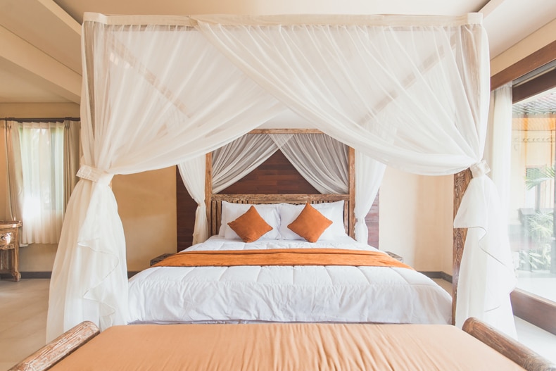 orange romantic bedroom idea