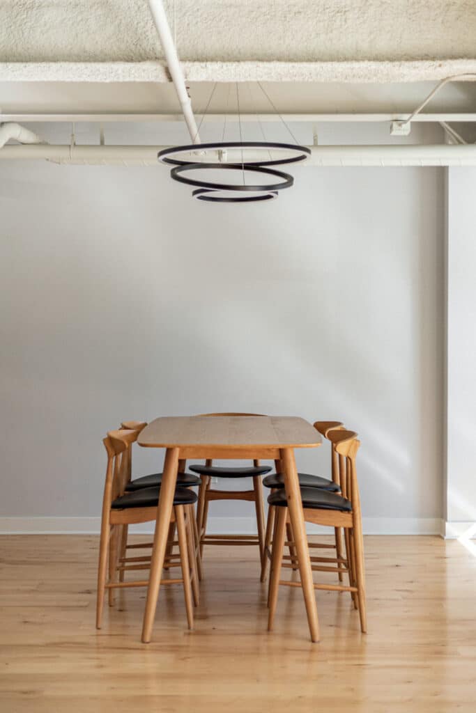 how high to hang a chandelier over a dining table