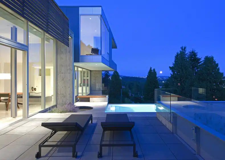 the stunning interior and exterior of the Esquimalt House